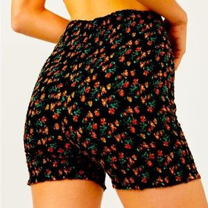 Free People Maia smocked short - Ruched Seamless Shorts Sz Large - floral